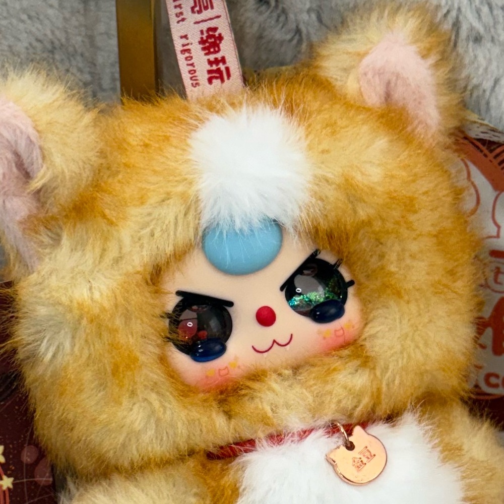 Baby Three Whose’s Cat Special Liquid Glitter Crying Eyes. With Fangs! - Picture 3 of 7